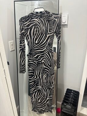 Bar III Black and Cream Zebra-Print Long Sleeve Maxi Dress